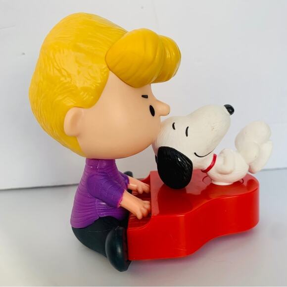 NEW Peanuts Action Figure - Picture 6 of 13